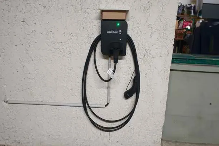 Borne de recharge pour maison, La Côte-Saint-André, VP Électricité