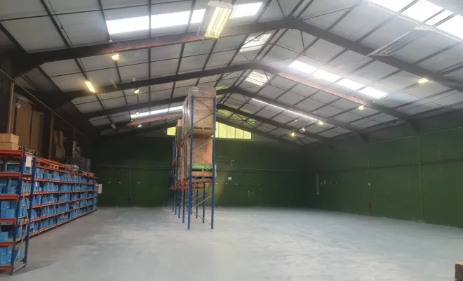 Remplacement d'éclairage obsolète d'une plateforme de logistiques à Voiron, La Côte-Saint-André, VP Électricité